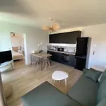 Magnifique: Beachfront T2 With Sea View And Private Parking