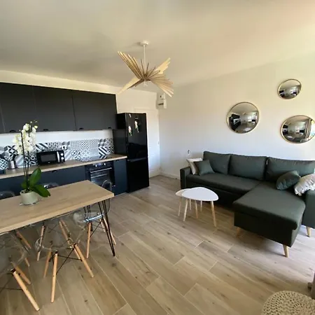 Magnifique T2 40m2 Centre Vue Au Bord De La Neuf 5 Personnes Clim Wifi Balcon Parking Prive Ferme Apartament Ajaccio (Corsica)