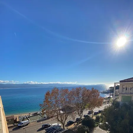 Magnifique: Beachfront T2 With Sea View And Private Parking