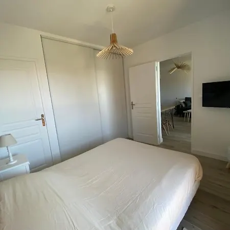 Magnifique: Beachfront T2 With Sea View And Private Parking Apartment