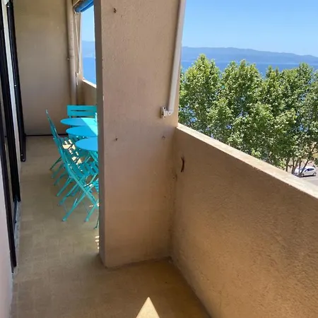 Ajaccio Magnifique T2 40m2 Centre Vue Au Bord De La Neuf 5 Personnes Clim Wifi Balcon Parking Prive Ferme