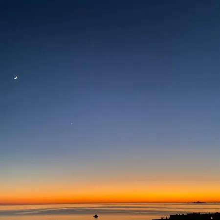 Apartment Magnifique: Beachfront T2 With Sea View And Private Parking *