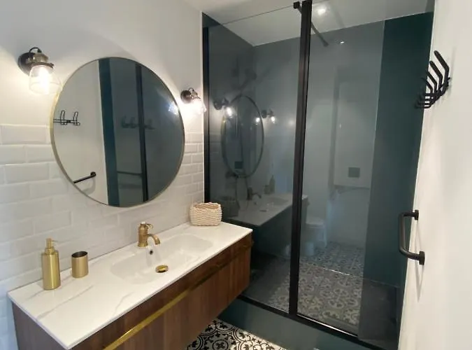 Magnifique T2 40m2 Centre Vue Au Bord De La Neuf 5 Personnes Clim Wifi Balcon Parking Prive Ferme