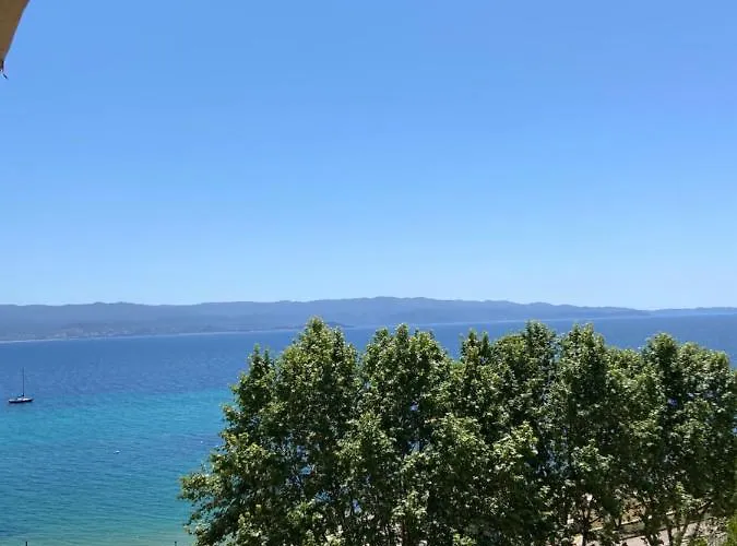 Apartment Magnifique: Beachfront T2 With Sea View And Private Parking *