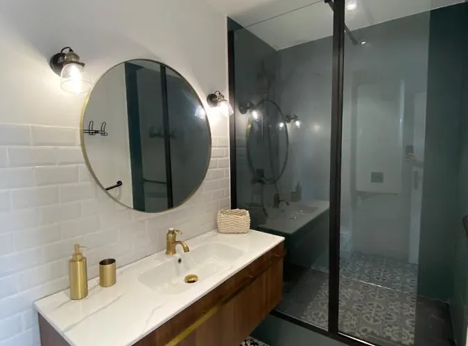 Magnifique T2 40m2 Centre Vue Au Bord De La Neuf 5 Personnes Clim Wifi Balcon Parking Prive Ferme