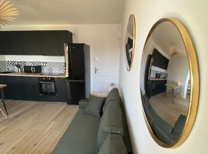 Magnifique T2 40m2 Centre Vue Au Bord De La Neuf 5 Personnes Clim Wifi Balcon Parking Prive Ferme *