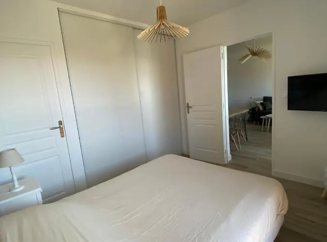 Magnifique T2 40m2 Centre Vue Au Bord De La Neuf 5 Personnes Clim Wifi Balcon Parking Prive Ferme 公寓