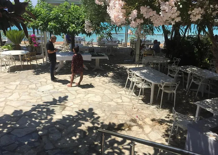 Magnifique: Beachfront T2 With Sea View And Private Parking Ajaccio (Corsica)